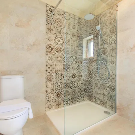Grand Gozo With Games & Pool Villa