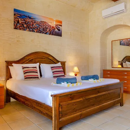Il-Kampnar Gozo Farmhouse With Private Pool *
